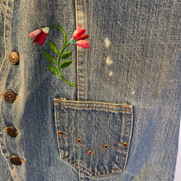 Vintage Levi's Women's Fresh Produce Denim Vest Size L Floral Embroidery Boho - Picture 5 of 13